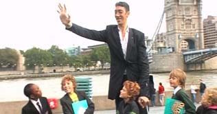 Turk takes title of world's tallest man